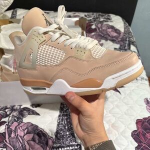Nike Women's Beige/Tan Retro Sneakers